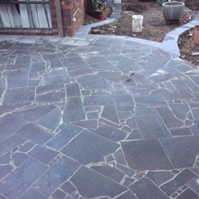 crazy_paving_bluestone_driveway-1