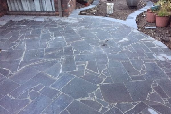 crazy_paving_bluestone_driveway