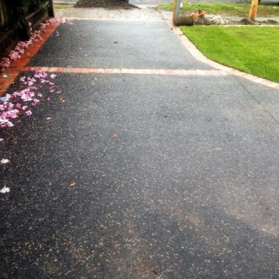 brick-edging-exposed-aggregate-driveway-melbourne_3